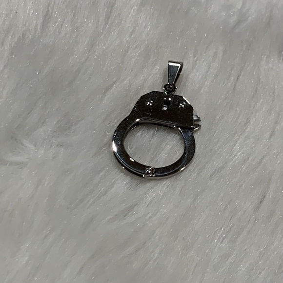 Working Handcuff Necklace Pendant - Picture 8 of 11